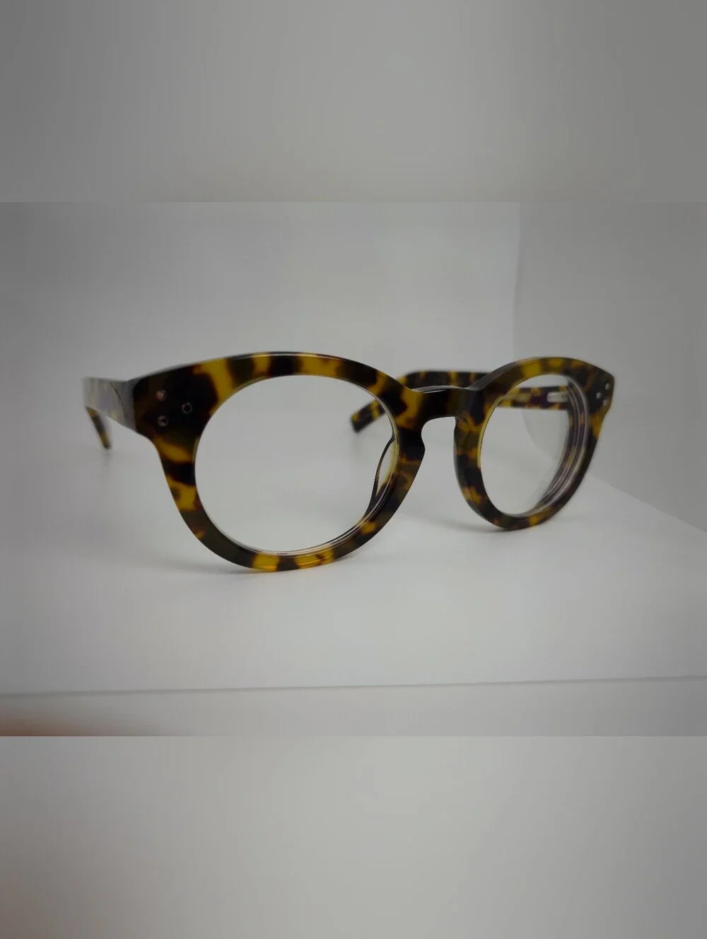 Morla. Round Tortoiseshell Eyeglass Frames. Nice Animal Print.